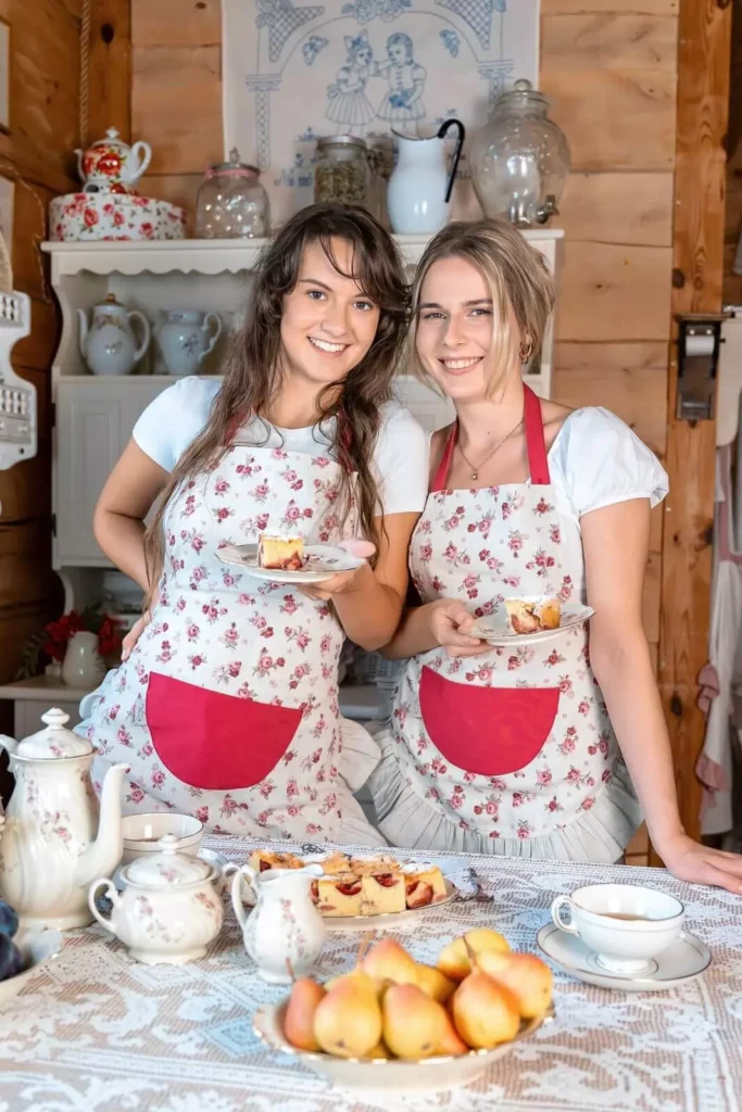 Ladny fartuch kuchenny z falbankami 7